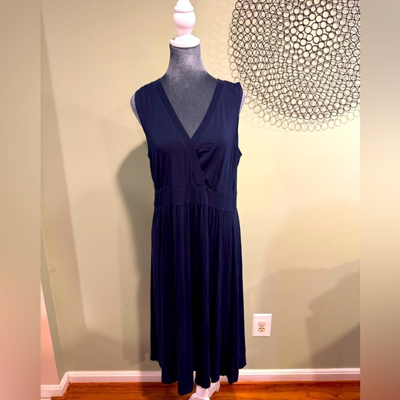 L.L. Bean Navy Blue V-Neck Sleeveless Midi Sundress - Picture 1 of 5